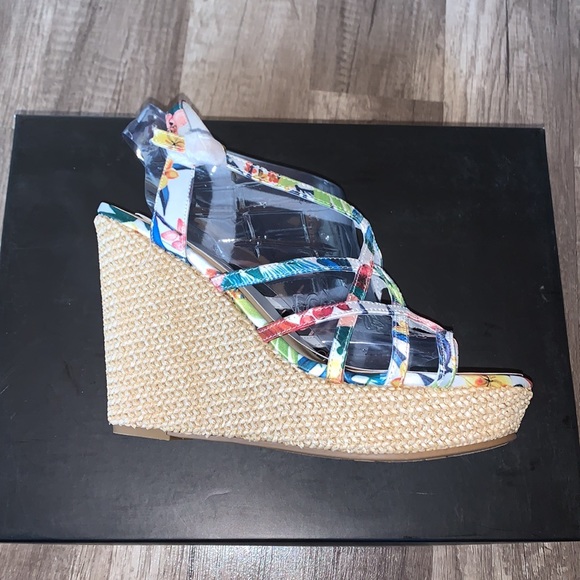 Fergie Core Women's Villa Wedge Sandal White Multi - Picture 5 of 8